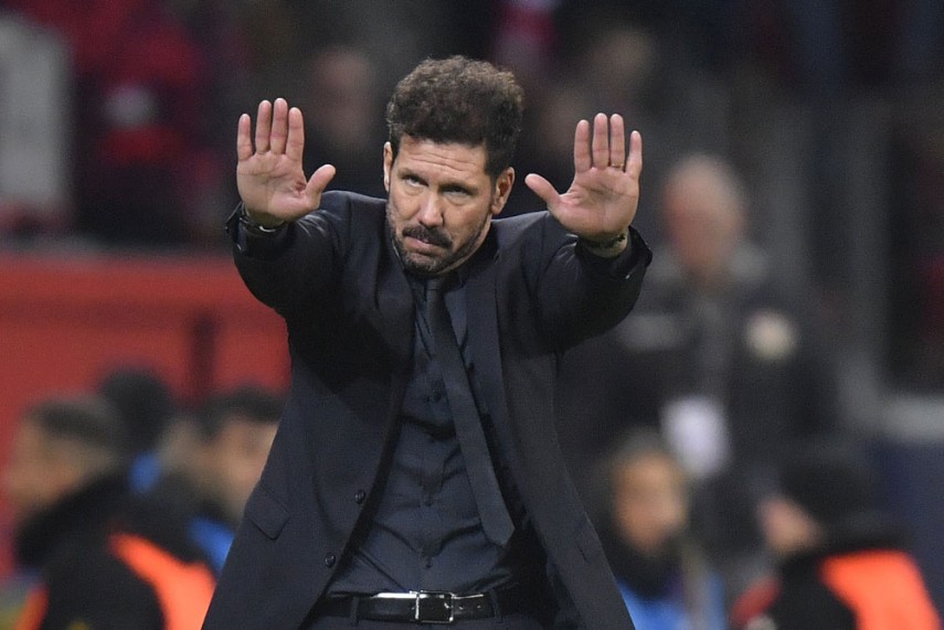Atletico Madrid extend contract of coach Simeone